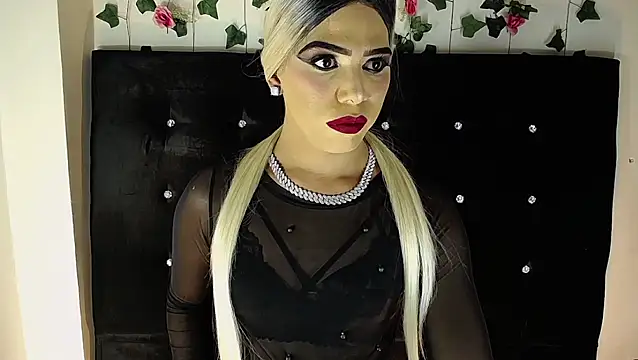 Kristal Queen01 online show from April 12, 2026, 6:16 am