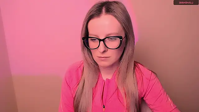 Snapshot of AnnePeach chatting on February 24, 2026, 4:30 pm AnnePeach online show from February 24, 2026, 4:30 pm