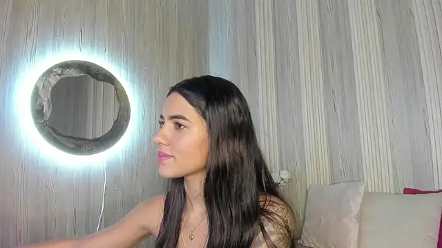 Isabellaa Rosee online show from June 18, 2026, 8:36 pm
