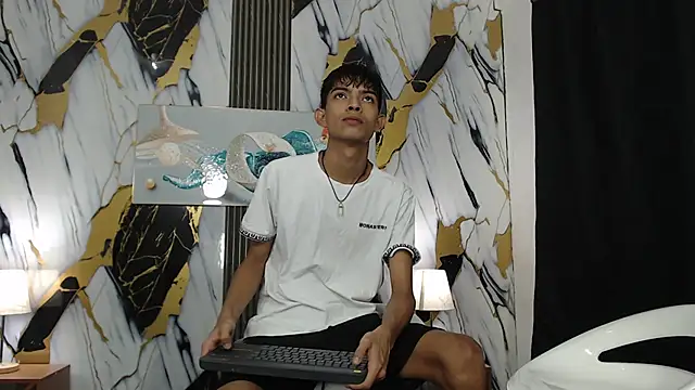 KITTY BOSH online show from March 17, 2026, 12:57 am