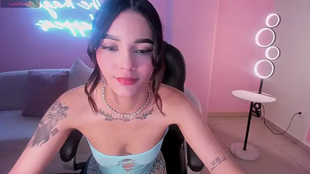 CarolineEvans x online show from February 23, 2026, 6:14 am