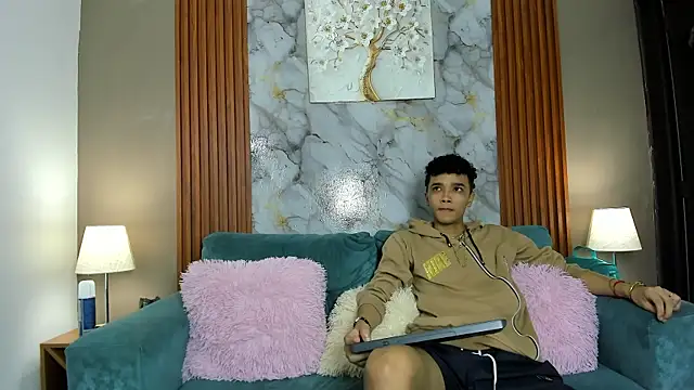 YOUNG BOYS HELL online show from March 4, 2026, 1:13 am