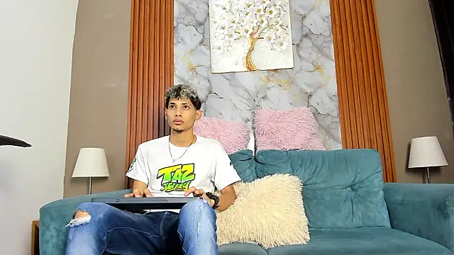 YOUNG BOYS HELL online show from March 20, 2026, 1:17 am