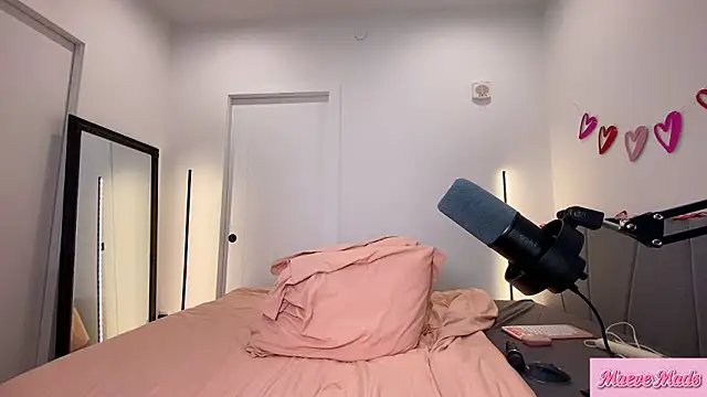 Snapshot of iammaeve chatting on March 2, 2026, 7:21 pm iammaeve online show from March 2, 2026, 7:21 pm