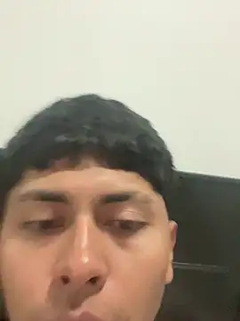 Snapshot of Miguel_960 chatting on June 19, 2026, 2:17 am Miguel 960 online show from June 19, 2026, 2:17 am