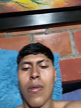 Snapshot of Miguel_960 chatting on May 8, 2026, 2:04 am Miguel 960 online show from May 8, 2026, 2:04 am