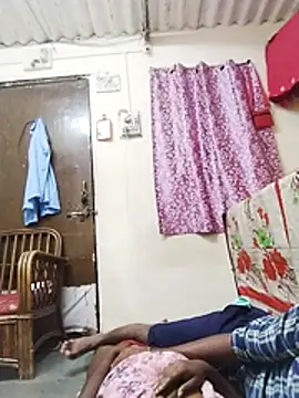 Your couple 01 online show from March 18, 2026, 5:47 pm