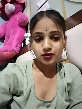 samayra1144 online show from April 18, 2026, 5:48 pm