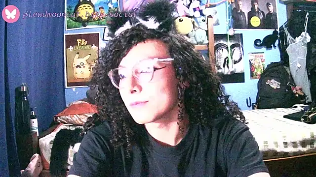lewd mooncat online show from May 7, 2026, 11:30 pm