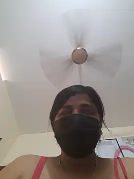 Snapshot of Tamil_Luckly_girl chatting on April 4, 2026, 9:27 am Tamil Luckly girl online show from April 4, 2026, 9:27 am