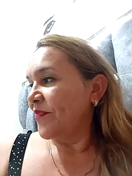 charlotte milf30 online show from April 16, 2026, 12:55 am