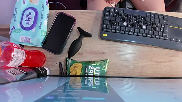 Snapshot of BarbieHannaB_ chatting on March 4, 2026, 7:21 pm BarbieHannaB online show from March 4, 2026, 7:21 pm