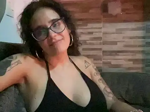 curlybb55 online show from March 5, 2026, 4:09 am