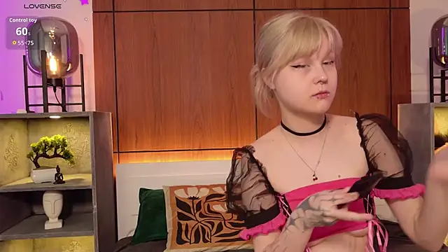 MoliQin online show from April 20, 2026, 8:06 am