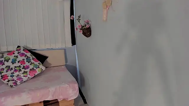 Amber Novoa online show from March 4, 2026, 12:35 pm