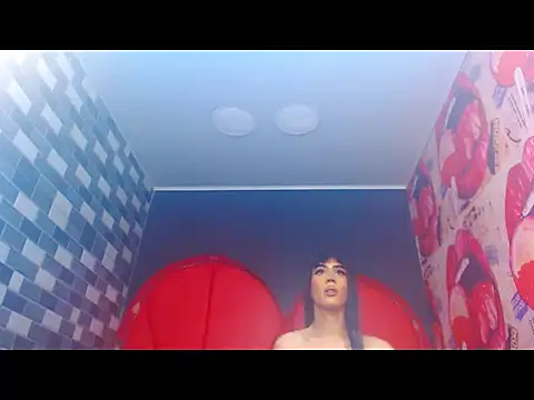 charlottxjuless online show from February 18, 2026, 2:35 pm