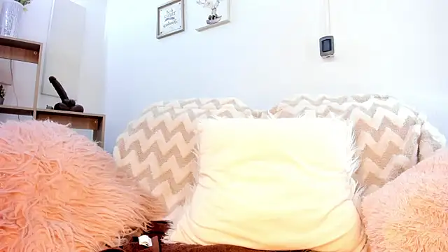 Tylla   online show from March 13, 2026, 4:17 am