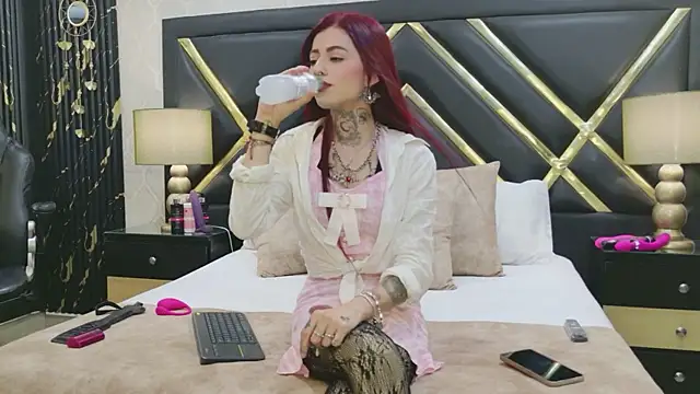 AntonellaEscudero online show from March 10, 2026, 7:40 pm