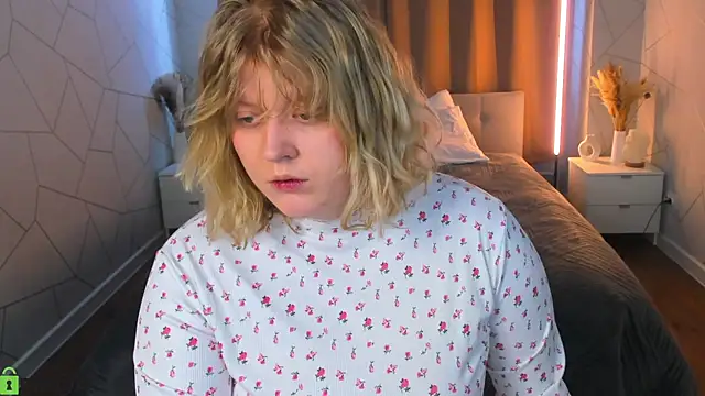 luna c0ra online show from April 18, 2026, 12:57 am