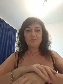 Snapshot of SaraGina chatting on July 14, 2026, 8:59 pm SaraGina online show from July 14, 2026, 8:59 pm