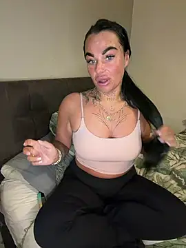 Darkfantisyx online show from February 25, 2026, 5:57 pm