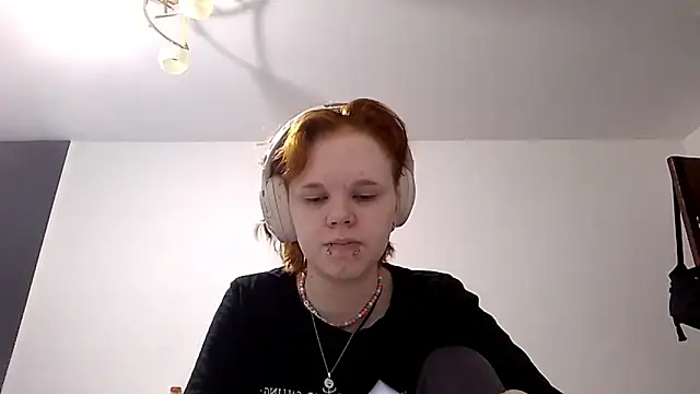 CurlaPettyBom online show from February 28, 2026, 8:25 am