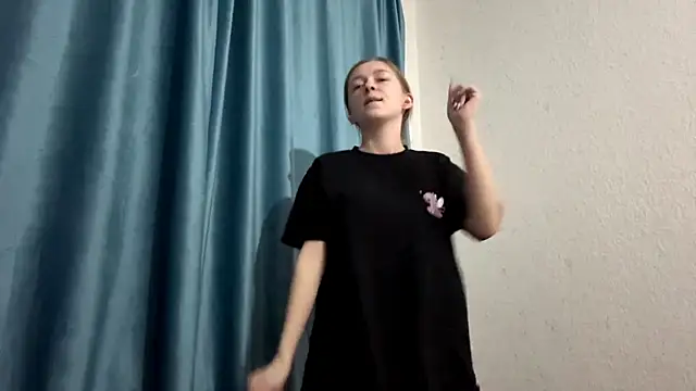 StaticBliss online show from March 4, 2026, 6:48 pm