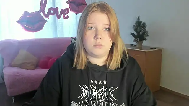 StripGyrl online show from March 4, 2026, 8:11 am