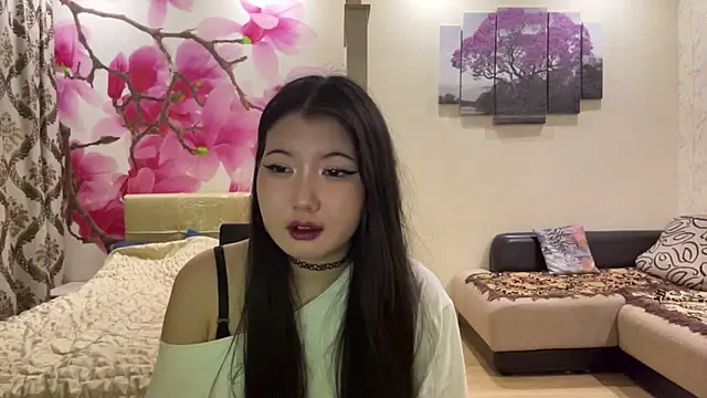 MaeRaads online show from April 18, 2026, 7:18 pm