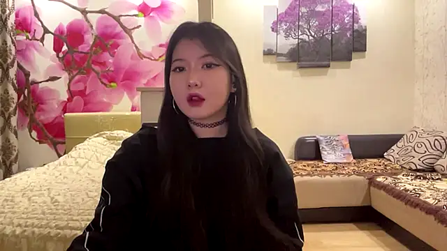 MaeRaads online show from March 25, 2026, 6:18 pm