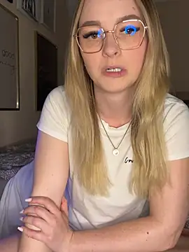 melanieTesss online show from April 20, 2026, 2:29 pm