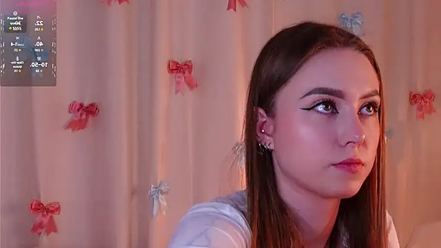 LorileeRuetz online show from April 12, 2026, 3:37 pm