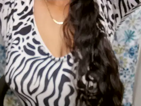 Snapshot of YOUR_URVI_ chatting on February 17, 2026, 5:27 am YOUR URVI online show from February 17, 2026, 5:27 am