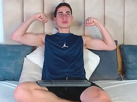 Snapshot of ryanlevi1 chatting on March 25, 2026, 2:38 pm ryanlevi1 online show from March 25, 2026, 2:38 pm