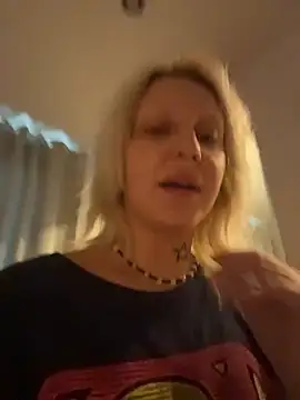 urlittlebaby666 online show from March 5, 2026, 9:17 am