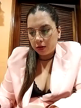 Snapshot of Lucia_queen chatting on May 23, 2026, 4:11 am Lucia queen online show from May 23, 2026, 4:11 am
