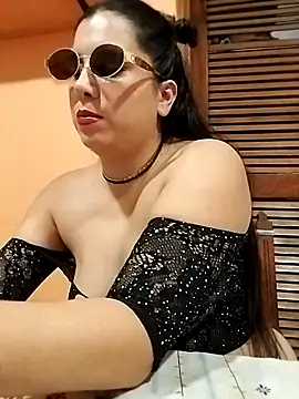 Snapshot of Lucia_queen chatting on June 6, 2026, 3:34 am Lucia queen online show from June 6, 2026, 3:34 am