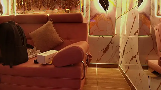 SilkNyx online show from February 19, 2026, 8:28 pm