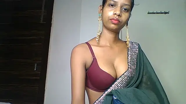 Rani1993 online show from July 14, 2026, 4:35 pm