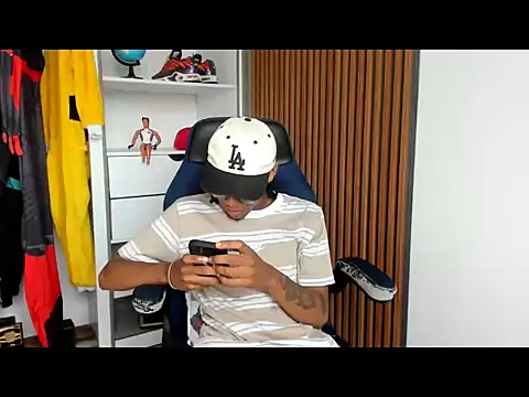 yandi hot online show from March 2, 2026, 2:13 pm