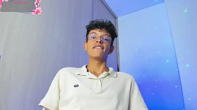 Maxfrost1 online show from April 7, 2026, 2:24 am