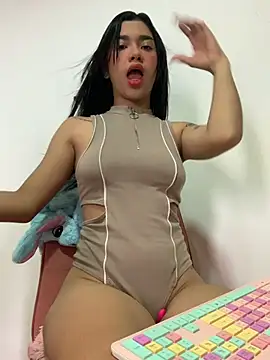 Lily em online show from May 13, 2026, 12:56 pm