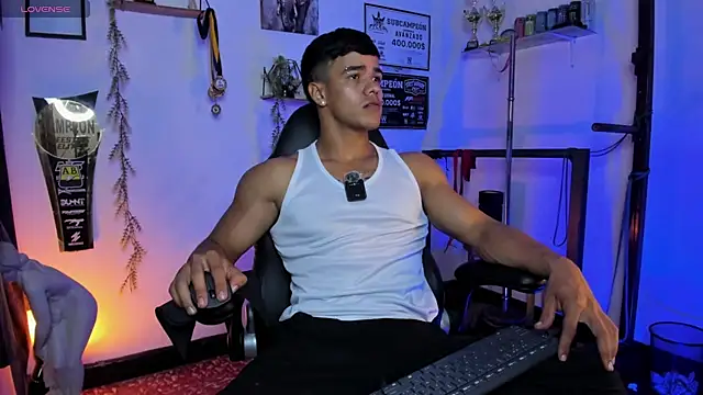 Rob zaens33 online show from April 17, 2026, 3:04 pm