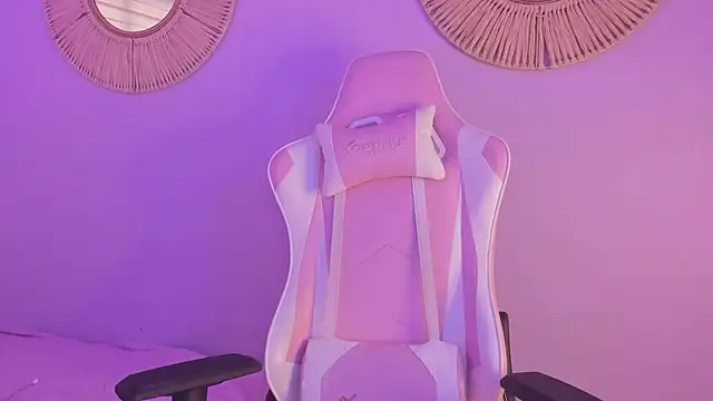 Snapshot of Lummii_ chatting on March 4, 2026, 7:10 pm Lummii online show from March 4, 2026, 7:10 pm