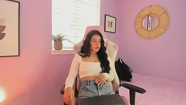 Snapshot of Lummii_ chatting on February 27, 2026, 3:23 pm Lummii online show from February 27, 2026, 3:23 pm