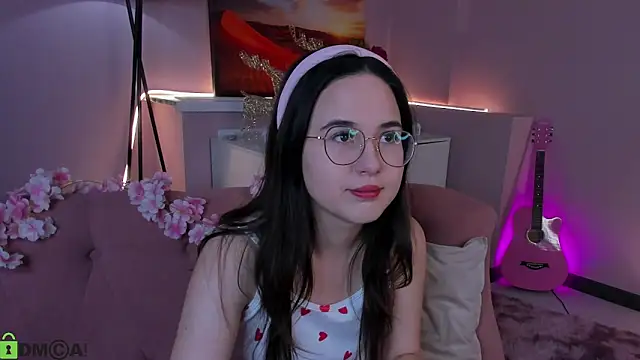 Snapshot of leylamirage chatting on February 25, 2026, 12:16 pm leylamirage online show from February 25, 2026, 12:16 pm