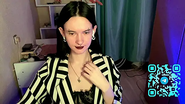 MabelDefina online show from April 19, 2026, 11:11 am