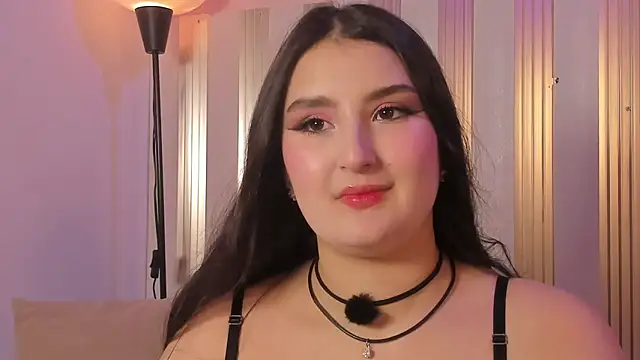 zoe moon   online show from February 27, 2026, 3:51 am