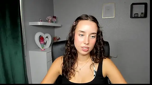 AdeleSolo online show from July 22, 2026, 12:51 pm