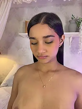 Snapshot of AlessiaVallmont chatting on July 5, 2026, 12:04 am AlessiaVallmont online show from July 5, 2026, 12:04 am